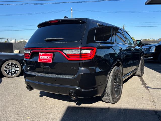 ダッジ・デュランゴ ＲＴ　新車並行　アップルカープレイ　サンルーフ　コンビレザーシート　電動格納ミラー　ＣＯＲＳＡマフラー　アメリカンレーシング２０インチホイール　シートヒーター　パワーバックドア　地デジＴＶ（7枚目）