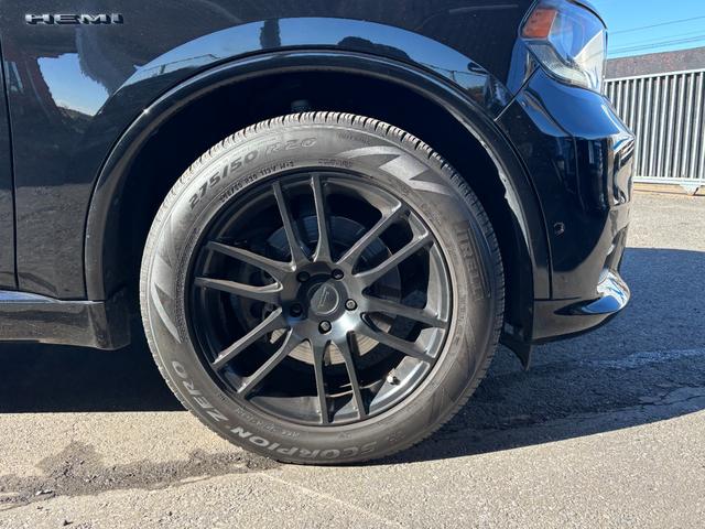 ダッジ・デュランゴ ＲＴ　新車並行　アップルカープレイ　サンルーフ　コンビレザーシート　電動格納ミラー　ＣＯＲＳＡマフラー　アメリカンレーシング２０インチホイール　シートヒーター　パワーバックドア　地デジＴＶ（11枚目）