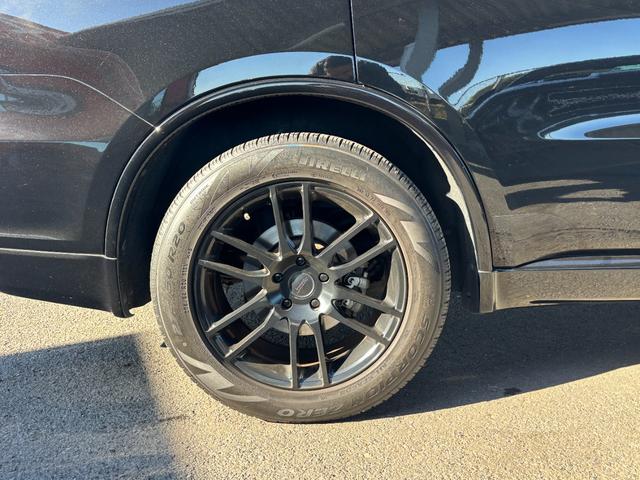 ダッジ・デュランゴ ＲＴ　新車並行　アップルカープレイ　サンルーフ　コンビレザーシート　電動格納ミラー　ＣＯＲＳＡマフラー　アメリカンレーシング２０インチホイール　シートヒーター　パワーバックドア　地デジＴＶ（12枚目）