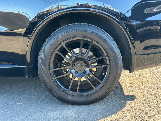 ダッジ・デュランゴ ＲＴ　新車並行　アップルカープレイ　サンルーフ　コンビレザーシート　電動格納ミラー　ＣＯＲＳＡマフラー　アメリカンレーシング２０インチホイール　シートヒーター　パワーバックドア　地デジＴＶ（13枚目）