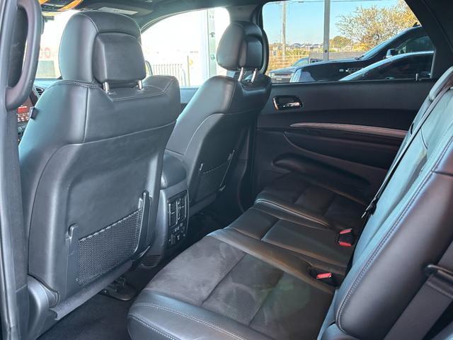 ダッジ・デュランゴ ＲＴ　新車並行　アップルカープレイ　サンルーフ　コンビレザーシート　電動格納ミラー　ＣＯＲＳＡマフラー　アメリカンレーシング２０インチホイール　シートヒーター　パワーバックドア　地デジＴＶ（19枚目）