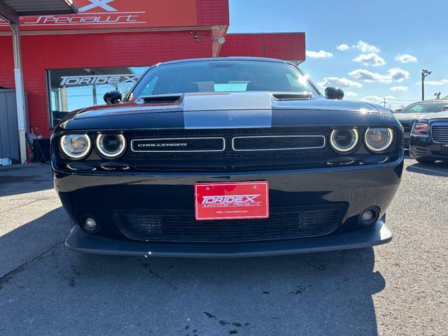 ダッジ・チャレンジャー ＳＸＴ　アイバッハダウンサス　カスタムレザー　カロッツェリアナビ　地デジＴＶ　クルーズコントロール　プッシュスタート　ＥＴＣ　純正２０インチホイール　ボンネットデカール（2枚目）