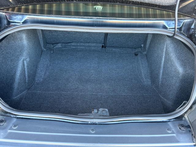 ダッジ・チャレンジャー ＳＸＴ　アイバッハダウンサス　カスタムレザー　カロッツェリアナビ　地デジＴＶ　クルーズコントロール　プッシュスタート　ＥＴＣ　純正２０インチホイール　ボンネットデカール（21枚目）