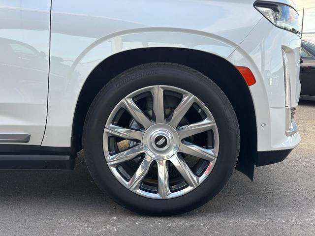 キャデラックエスカレード プラチナム　ウィスパーベージュインテリア　ＡＫＧサウンドシステム　パノラマサンルーフ　パワーランニングボード　２２インチ純正ホイールシートヒータ＆ベンチレーション　クーラーボックスアダプティブクルーズコントロール（11枚目）