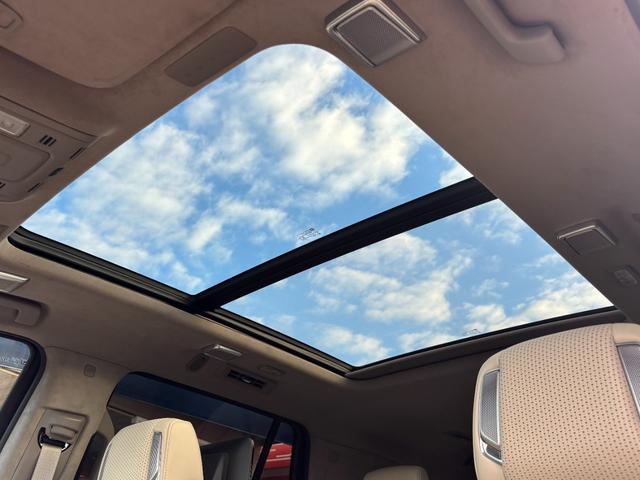 キャデラックエスカレード プラチナム　ウィスパーベージュインテリア　ＡＫＧサウンドシステム　パノラマサンルーフ　パワーランニングボード　２２インチ純正ホイールシートヒータ＆ベンチレーション　クーラーボックスアダプティブクルーズコントロール（37枚目）