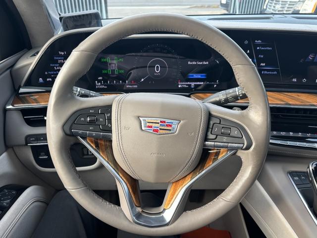 キャデラックエスカレード プラチナム　ウィスパーベージュインテリア　ＡＫＧサウンドシステム　パノラマサンルーフ　パワーランニングボード　２２インチ純正ホイールシートヒータ＆ベンチレーション　クーラーボックスアダプティブクルーズコントロール（40枚目）