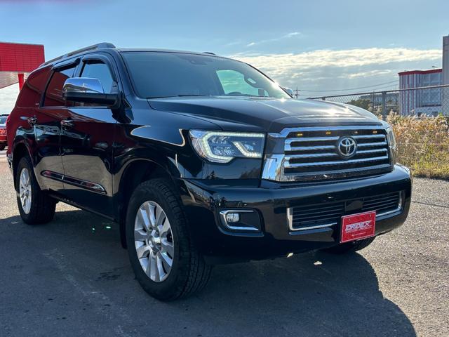 セコイア プラチナム　新車並行　ＪＢＬサウンド　プッシュスタート　ブラウンレザーシート　フローティングナビ　サンルーフ　シートヒータ＆ベンチレーション　トヨタセーフティセンス　アダクティブクルーズコントロール（10枚目）