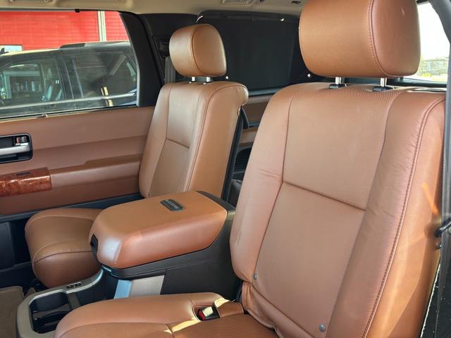 セコイア プラチナム　新車並行　ＪＢＬサウンド　プッシュスタート　ブラウンレザーシート　フローティングナビ　サンルーフ　シートヒータ＆ベンチレーション　トヨタセーフティセンス　アダクティブクルーズコントロール（21枚目）