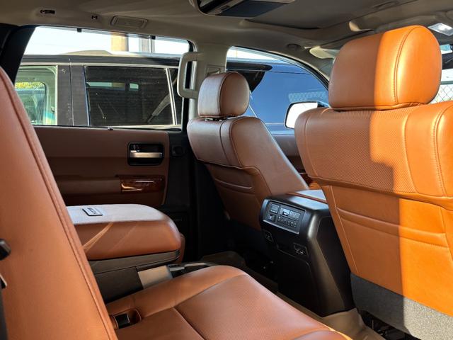 セコイア プラチナム　新車並行　ＪＢＬサウンド　プッシュスタート　ブラウンレザーシート　フローティングナビ　サンルーフ　シートヒータ＆ベンチレーション　トヨタセーフティセンス　アダクティブクルーズコントロール（26枚目）