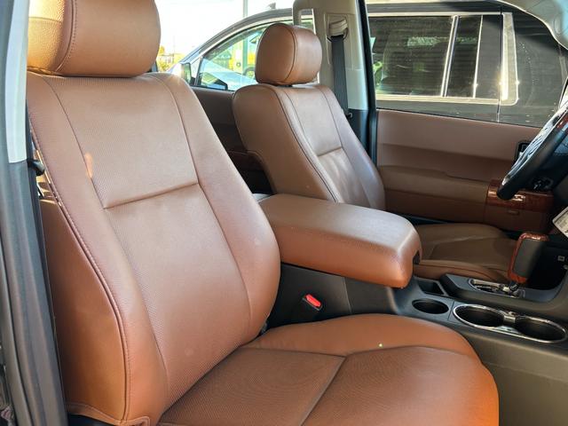 セコイア プラチナム　新車並行　ＪＢＬサウンド　プッシュスタート　ブラウンレザーシート　フローティングナビ　サンルーフ　シートヒータ＆ベンチレーション　トヨタセーフティセンス　アダクティブクルーズコントロール（31枚目）