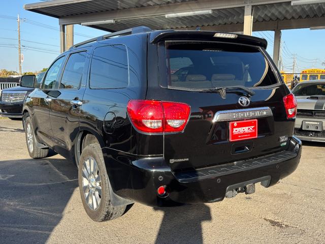 セコイア リミテッド　サンルーフ　ベージュレザーシート　ＪＢＬサウンド　カロッツェリアナビ　地デジＴＶ　電動格納サードシート　パワーバックドア　クルーズコントロール　クリアランスソナー　シートヒーター（5枚目）