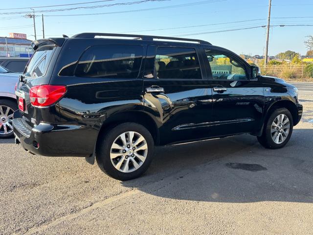 セコイア リミテッド　サンルーフ　ベージュレザーシート　ＪＢＬサウンド　カロッツェリアナビ　地デジＴＶ　電動格納サードシート　パワーバックドア　クルーズコントロール　クリアランスソナー　シートヒーター（8枚目）