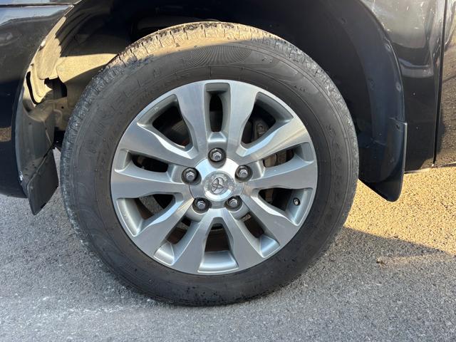 セコイア リミテッド　サンルーフ　ベージュレザーシート　ＪＢＬサウンド　カロッツェリアナビ　地デジＴＶ　電動格納サードシート　パワーバックドア　クルーズコントロール　クリアランスソナー　シートヒーター（14枚目）