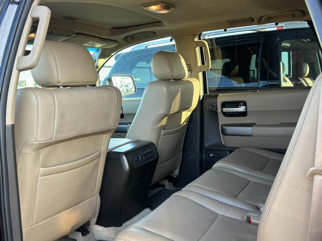 セコイア リミテッド　サンルーフ　ベージュレザーシート　ＪＢＬサウンド　カロッツェリアナビ　地デジＴＶ　電動格納サードシート　パワーバックドア　クルーズコントロール　クリアランスソナー　シートヒーター（19枚目）