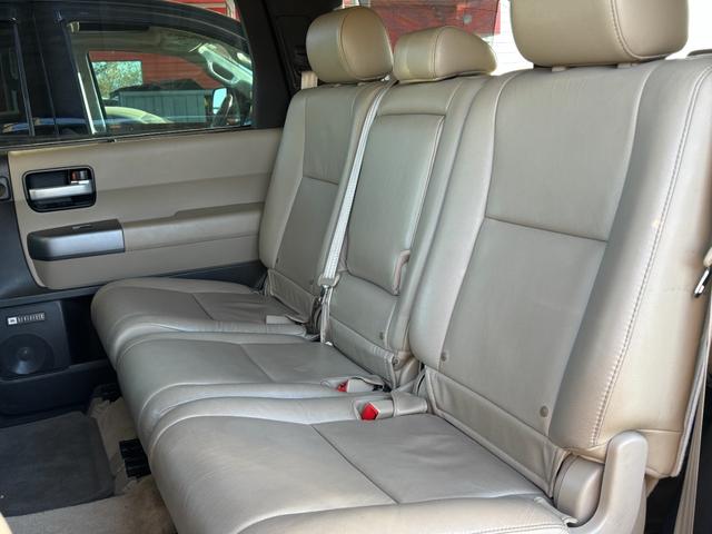 セコイア リミテッド　サンルーフ　ベージュレザーシート　ＪＢＬサウンド　カロッツェリアナビ　地デジＴＶ　電動格納サードシート　パワーバックドア　クルーズコントロール　クリアランスソナー　シートヒーター（21枚目）