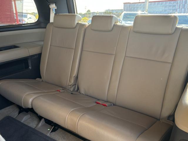 セコイア リミテッド　サンルーフ　ベージュレザーシート　ＪＢＬサウンド　カロッツェリアナビ　地デジＴＶ　電動格納サードシート　パワーバックドア　クルーズコントロール　クリアランスソナー　シートヒーター（22枚目）