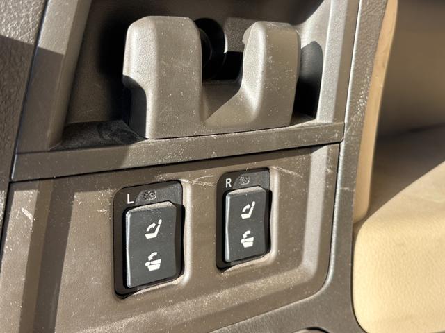 セコイア リミテッド　サンルーフ　ベージュレザーシート　ＪＢＬサウンド　カロッツェリアナビ　地デジＴＶ　電動格納サードシート　パワーバックドア　クルーズコントロール　クリアランスソナー　シートヒーター（25枚目）