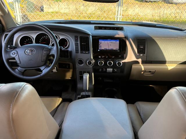 セコイア リミテッド　サンルーフ　ベージュレザーシート　ＪＢＬサウンド　カロッツェリアナビ　地デジＴＶ　電動格納サードシート　パワーバックドア　クルーズコントロール　クリアランスソナー　シートヒーター（36枚目）