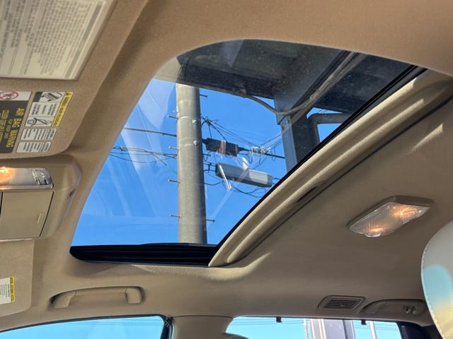セコイア リミテッド　サンルーフ　ベージュレザーシート　ＪＢＬサウンド　カロッツェリアナビ　地デジＴＶ　電動格納サードシート　パワーバックドア　クルーズコントロール　クリアランスソナー　シートヒーター（43枚目）