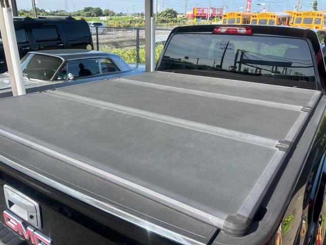 GMCシエラ ベースグレード 走行証明 リフトアップオーバーフェンダー サイドステップ 20インチホイール スプレーオンベッドライナー 折り畳みトノカバー コンビレザーシート HDDナビ ヒルディセントコントロール(45枚目)