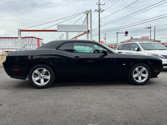 ダッジ・チャレンジャー SXT プラス 新車並行 走行8千キロ台 ケンウッドナビ TV クルーズコントロール 純正18インチホイール ETC バックカメラ(9枚目)