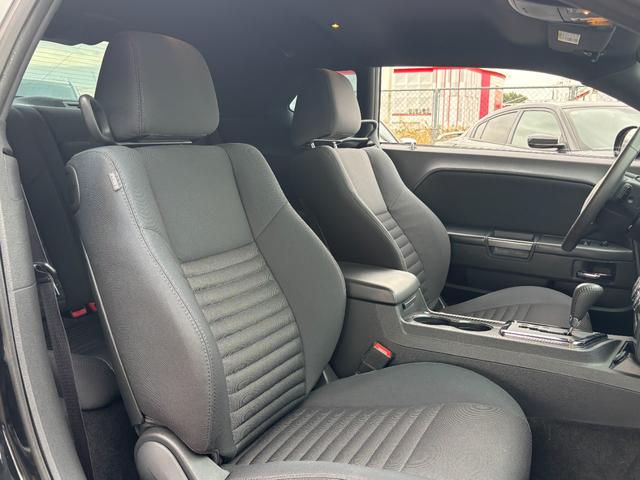 ダッジ・チャレンジャー SXT プラス 新車並行 走行8千キロ台 ケンウッドナビ TV クルーズコントロール 純正18インチホイール ETC バックカメラ(24枚目)