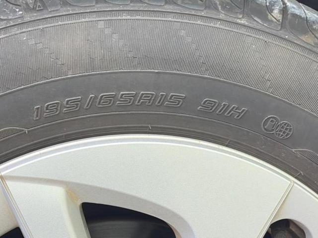 プリウス Ｓ　新品タイヤ／保証書／純正　ＳＤナビ／トヨタセーフティセンス／車線逸脱防止支援システム／パーキングアシスト　バックガイド／ヘッドランプ　ＬＥＤ／Ｂｌｕｅｔｏｏｔｈ接続／ＥＴＣ　衝突被害軽減システム（56枚目）