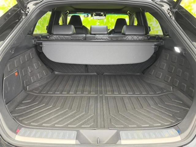 ハリアー ４ＷＤ　Ｚレザーパッケージ　新品タイヤ／調光パノラマルーフ／ＪＢＬ／保証書／ディスプレイオーディオ＋ナビ１２．３インチ／デジタルインナーミラー／トヨタセーフティセンス／シートエアコン／パノラミックビューモニター　革シート　４ＷＤ（8枚目）