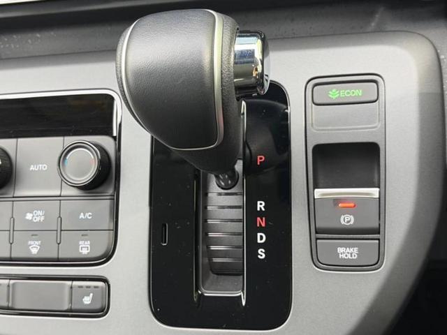 フリード クロスター　純正　１１インチ　メモリーナビ／ホンダセンシング／両側電動スライドドア／シートヒーター　前席／車線逸脱防止支援システム／シート　ハーフレザー／パーキングアシスト　バックガイド　衝突被害軽減システム（18枚目）