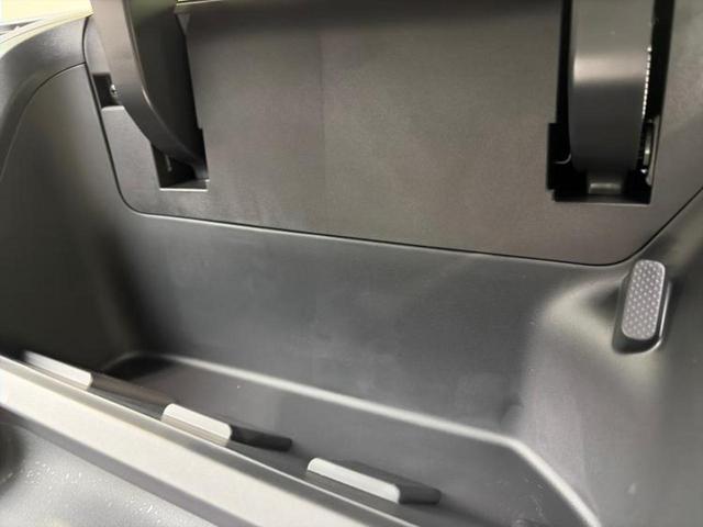 フリード クロスター　純正　１１インチ　メモリーナビ／ホンダセンシング／両側電動スライドドア／シートヒーター　前席／車線逸脱防止支援システム／シート　ハーフレザー／パーキングアシスト　バックガイド　衝突被害軽減システム（25枚目）