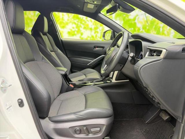 カローラクロス ハイブリッドZ 保証書/ディスプレイオーディオ8インチ/衝突安全装置/シートヒーター 前席/パノラミックビューモニター/車線逸脱防止支援システム/シート ハーフレザー/電動バックドア/ヘッドランプ LED 電動シート(4枚目)