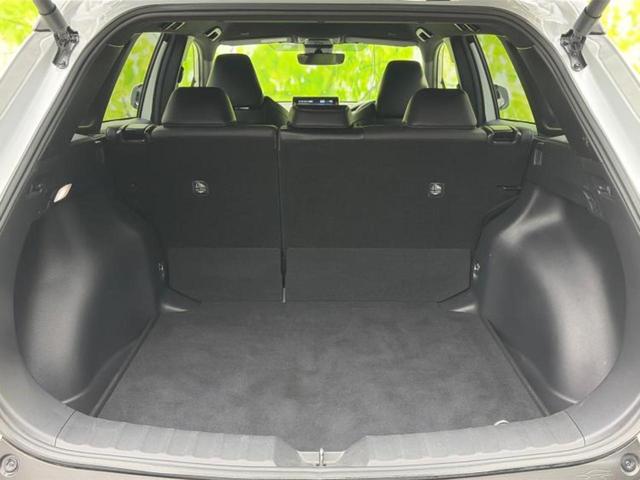 カローラクロス ハイブリッドZ 保証書/ディスプレイオーディオ8インチ/衝突安全装置/シートヒーター 前席/パノラミックビューモニター/車線逸脱防止支援システム/シート ハーフレザー/電動バックドア/ヘッドランプ LED 電動シート(8枚目)