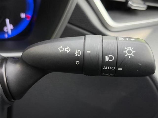 カローラクロス ハイブリッドZ 保証書/ディスプレイオーディオ8インチ/衝突安全装置/シートヒーター 前席/パノラミックビューモニター/車線逸脱防止支援システム/シート ハーフレザー/電動バックドア/ヘッドランプ LED 電動シート(15枚目)