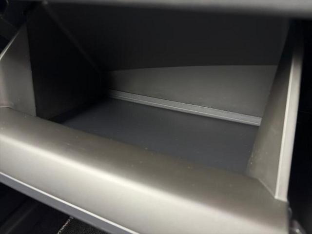 カローラクロス ハイブリッドZ 保証書/ディスプレイオーディオ8インチ/衝突安全装置/シートヒーター 前席/パノラミックビューモニター/車線逸脱防止支援システム/シート ハーフレザー/電動バックドア/ヘッドランプ LED 電動シート(24枚目)