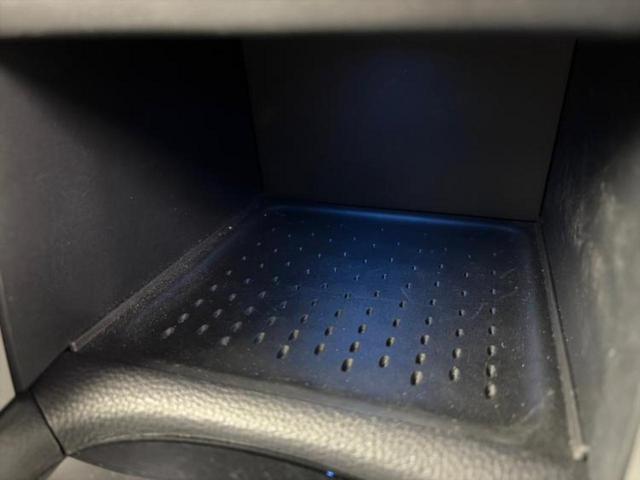 カローラクロス ハイブリッドZ 保証書/ディスプレイオーディオ8インチ/衝突安全装置/シートヒーター 前席/パノラミックビューモニター/車線逸脱防止支援システム/シート ハーフレザー/電動バックドア/ヘッドランプ LED 電動シート(45枚目)