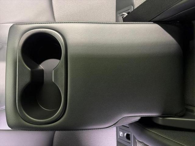 カローラクロス ハイブリッドZ 保証書/ディスプレイオーディオ8インチ/衝突安全装置/シートヒーター 前席/パノラミックビューモニター/車線逸脱防止支援システム/シート ハーフレザー/電動バックドア/ヘッドランプ LED 電動シート(49枚目)