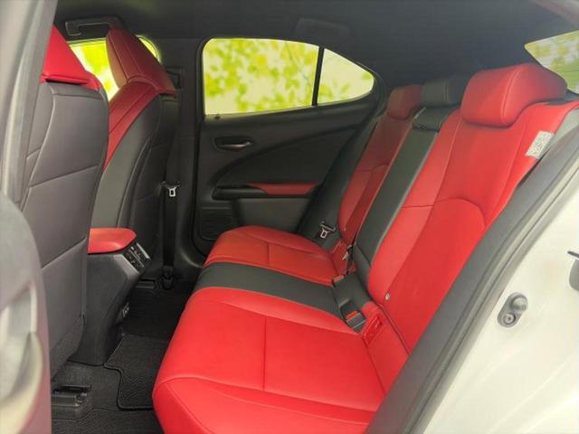 UX 4WD UX250h Fスポーツ 新品タイヤ/純正エアロ/保証書/純正 SDナビ/衝突安全装置/シートヒーター/パノラミックビューモニター/車線逸脱防止支援システム/シート 合皮/パーキングアシスト バックガイド 衝突被害軽減システム(7枚目)