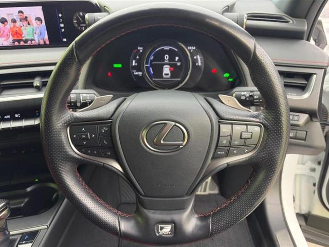 UX 4WD UX250h Fスポーツ 新品タイヤ/純正エアロ/保証書/純正 SDナビ/衝突安全装置/シートヒーター/パノラミックビューモニター/車線逸脱防止支援システム/シート 合皮/パーキングアシスト バックガイド 衝突被害軽減システム(16枚目)