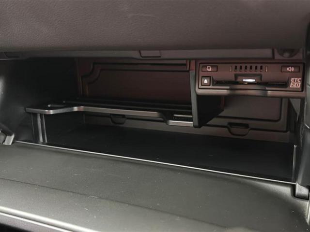 UX 4WD UX250h Fスポーツ 新品タイヤ/純正エアロ/保証書/純正 SDナビ/衝突安全装置/シートヒーター/パノラミックビューモニター/車線逸脱防止支援システム/シート 合皮/パーキングアシスト バックガイド 衝突被害軽減システム(24枚目)