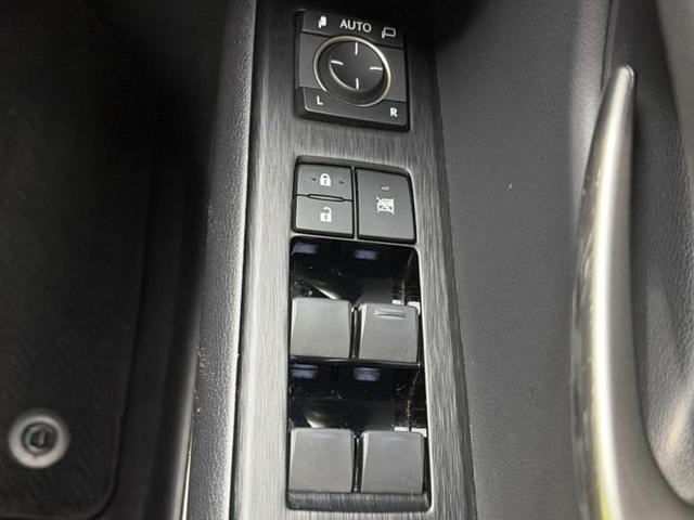 UX 4WD UX250h Fスポーツ 新品タイヤ/純正エアロ/保証書/純正 SDナビ/衝突安全装置/シートヒーター/パノラミックビューモニター/車線逸脱防止支援システム/シート 合皮/パーキングアシスト バックガイド 衝突被害軽減システム(31枚目)