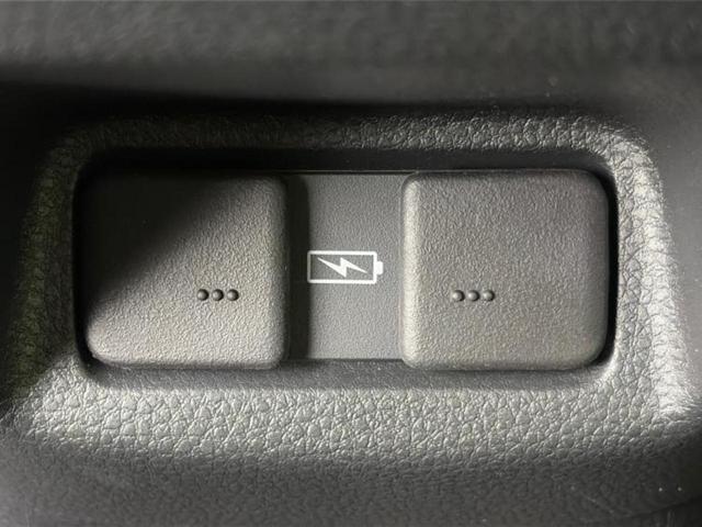 フィット eHEVホーム 保証書/ディスプレイオーディオ+ナビ9インチ/ホンダセンシング/車線逸脱防止支援システム/シート ハーフレザー/パーキングアシスト バックガイド/ヘッドランプ LED 衝突被害軽減システム(51枚目)