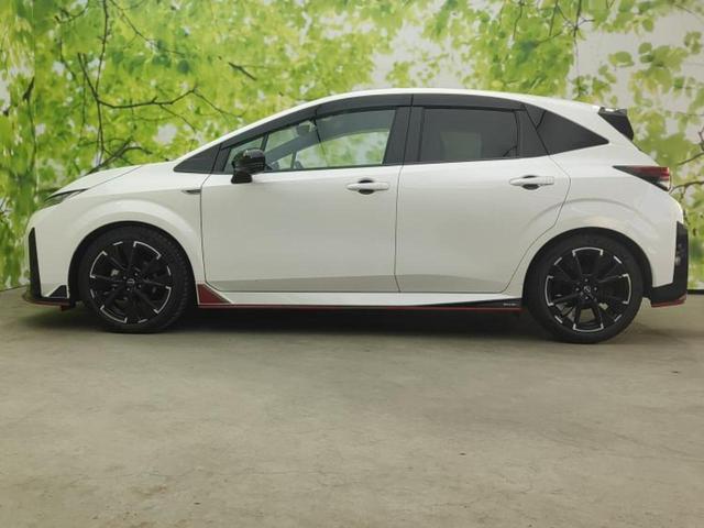 オーラ ニスモ 純正エアロ/BOSE/保証書/純正 9インチ SDナビ/インテリジェントルームミラー/エマージェンシーブレーキ/シートヒーター 前席/全方位モニター/車線逸脱防止支援システム/プロパイロット 禁煙車(2枚目)