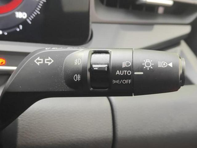 オーラ ニスモ 純正エアロ/BOSE/保証書/純正 9インチ SDナビ/インテリジェントルームミラー/エマージェンシーブレーキ/シートヒーター 前席/全方位モニター/車線逸脱防止支援システム/プロパイロット 禁煙車(16枚目)