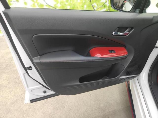 オーラ ニスモ 純正エアロ/BOSE/保証書/純正 9インチ SDナビ/インテリジェントルームミラー/エマージェンシーブレーキ/シートヒーター 前席/全方位モニター/車線逸脱防止支援システム/プロパイロット 禁煙車(22枚目)