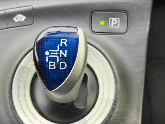 プリウス S 保証書/純正 SDナビ/衝突安全装置/ヘッドランプ HID/Bluetooth接続/ETC/EBD付ABS/横滑り防止装置/アイドリングストップ/クルーズコントロール/バックモニター/ワンセグTV(16枚目)