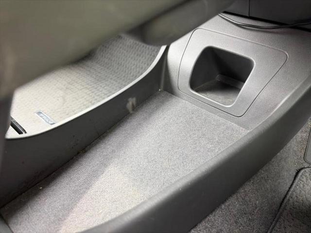 プリウス S 保証書/純正 SDナビ/衝突安全装置/ヘッドランプ HID/Bluetooth接続/ETC/EBD付ABS/横滑り防止装置/アイドリングストップ/クルーズコントロール/バックモニター/ワンセグTV(41枚目)