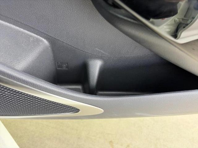 カローラスポーツ ハイブリッドG Z 新品タイヤ/保証書/純正 9インチ SDナビ/衝突安全装置/車線逸脱防止支援システム/パーキングアシスト バックガイド/ドライブレコーダー 社外/ヘッドランプ LED 衝突被害軽減システム ドラレコ(51枚目)