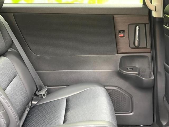 オデッセイハイブリッド eHEVアブソルート・EX 保証書/純正 10インチ SDナビ/ホンダセンシング/両側電動スライドドア/シートヒーター/マルチビューカメラシステム/車線逸脱防止支援システム/シート ハーフレザー 衝突被害軽減システム 電動シート(25枚目)