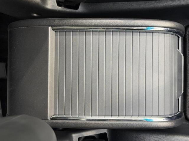 オデッセイハイブリッド eHEVアブソルート・EX 保証書/純正 10インチ SDナビ/ホンダセンシング/両側電動スライドドア/シートヒーター/マルチビューカメラシステム/車線逸脱防止支援システム/シート ハーフレザー 衝突被害軽減システム 電動シート(35枚目)