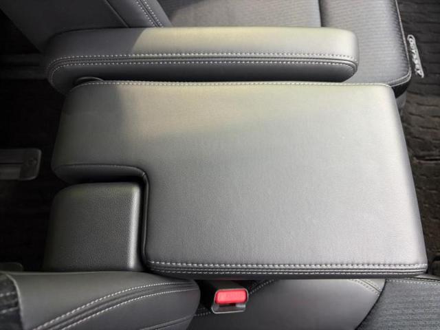 オデッセイハイブリッド eHEVアブソルート・EX 保証書/純正 10インチ SDナビ/ホンダセンシング/両側電動スライドドア/シートヒーター/マルチビューカメラシステム/車線逸脱防止支援システム/シート ハーフレザー 衝突被害軽減システム 電動シート(37枚目)